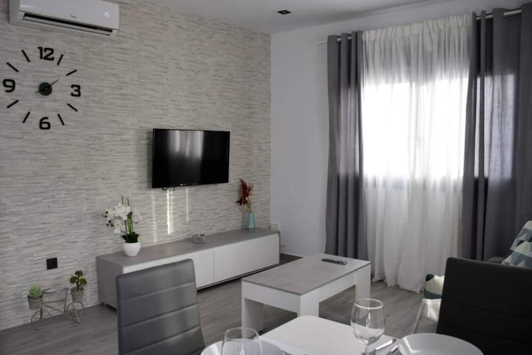 Alojamientos Lola, Suite Con Jacuzzi Benalup-Casas Viejas Exterior foto