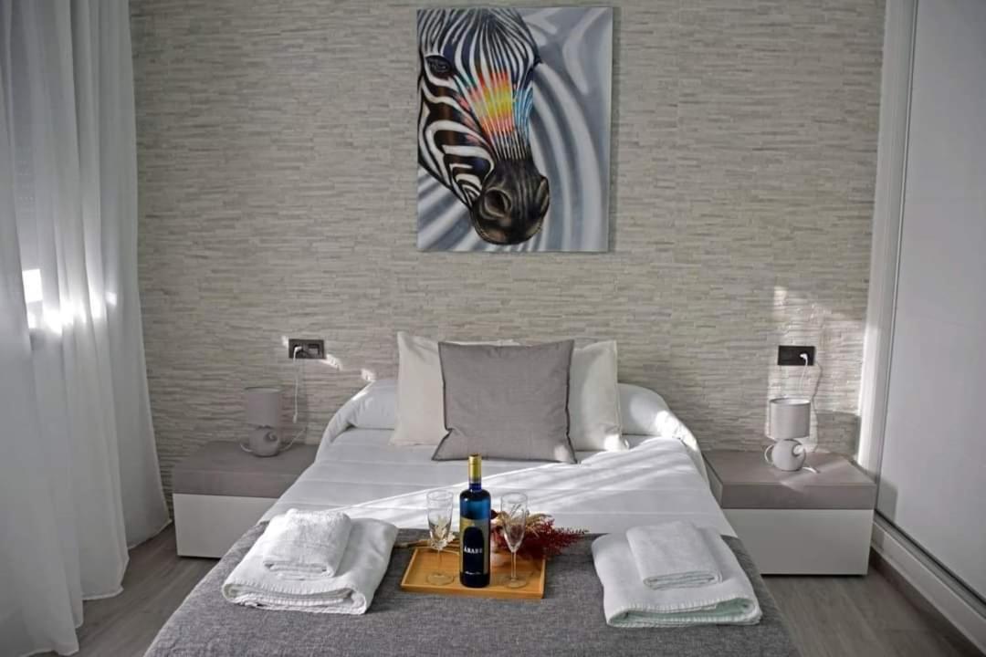 Alojamientos Lola, Suite Con Jacuzzi Benalup-Casas Viejas Exterior foto
