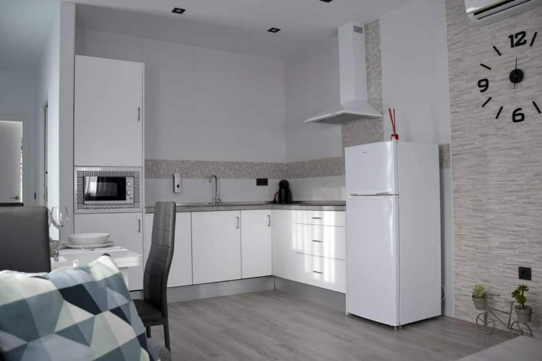 Alojamientos Lola, Suite Con Jacuzzi Benalup-Casas Viejas Exterior foto