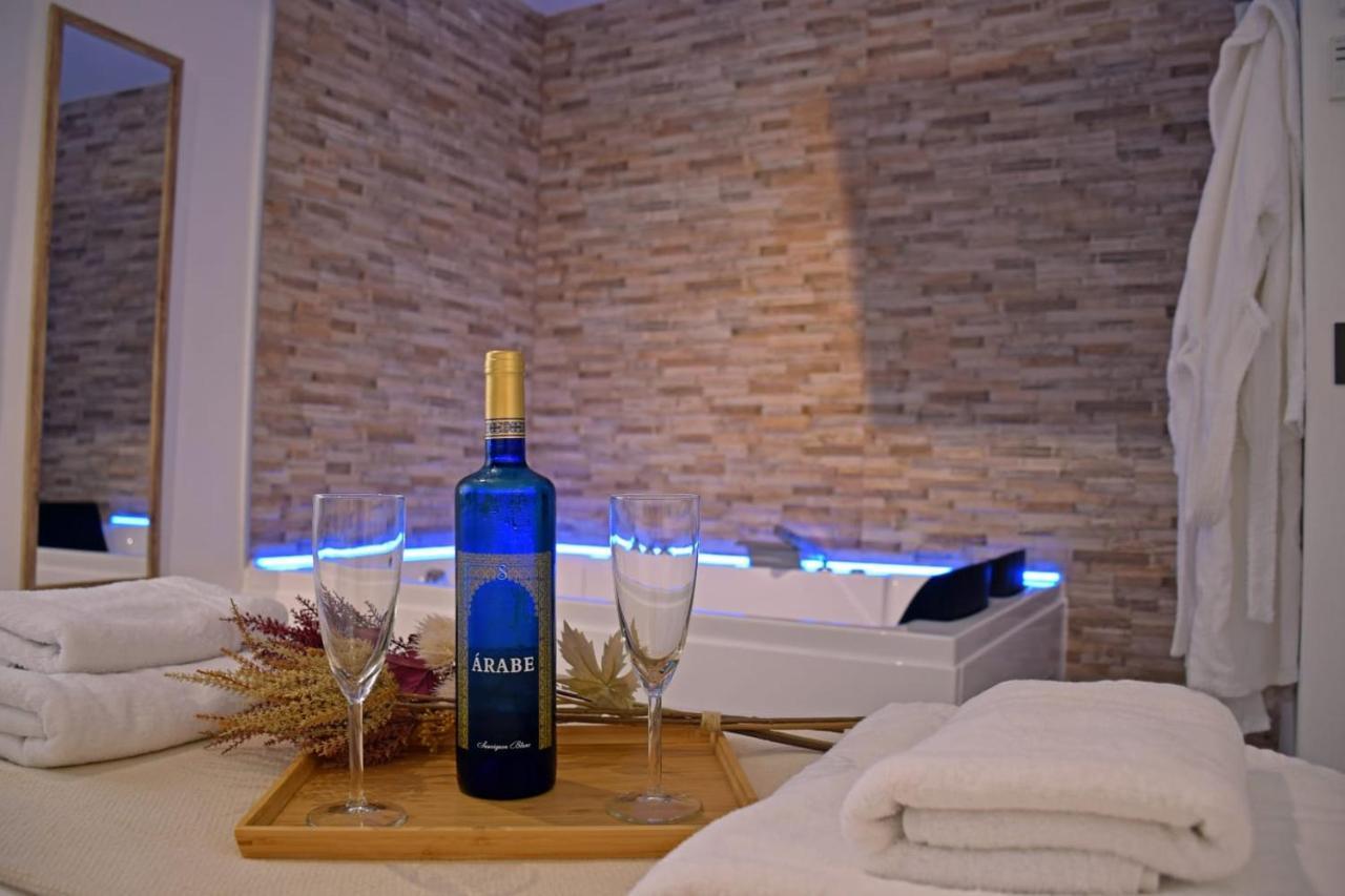 Alojamientos Lola, Suite Con Jacuzzi Benalup-Casas Viejas Exterior foto