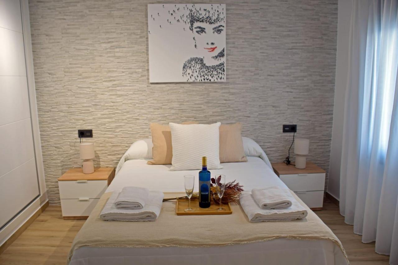 Alojamientos Lola, Suite Con Jacuzzi Benalup-Casas Viejas Exterior foto